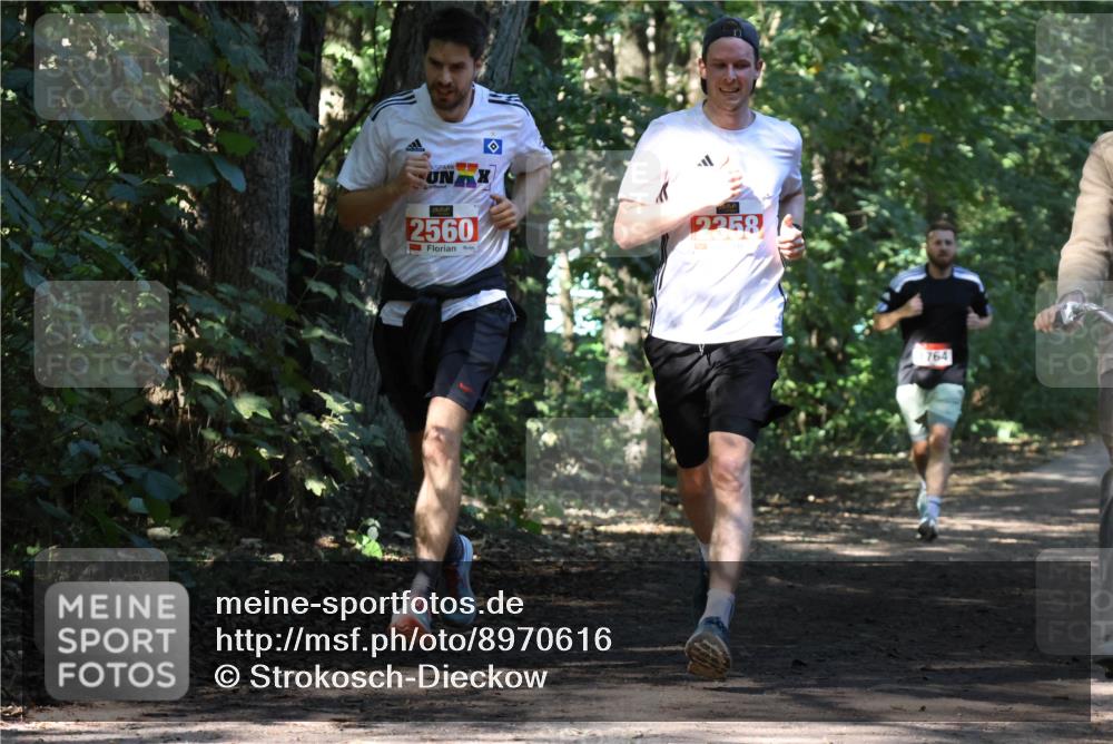 28.09.2025 - 33. Volkslauf durch das schöne Alstertal Strokosch-Dieckow http://msf.ph/oto/8970616 28.09.2025 11:55:50 Laufen 2560, 2258, 764 meine-sportfotos.de