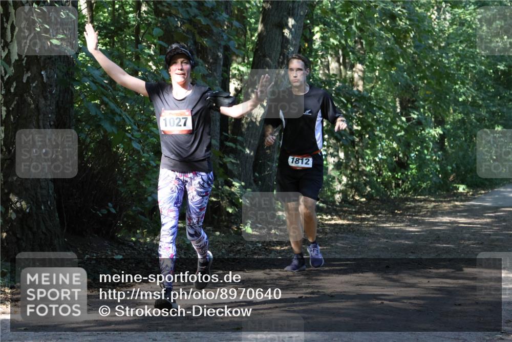28.09.2025 - 33. Volkslauf durch das schöne Alstertal Strokosch-Dieckow http://msf.ph/oto/8970640 28.09.2025 11:56:18 Laufen 1027, 1812 meine-sportfotos.de