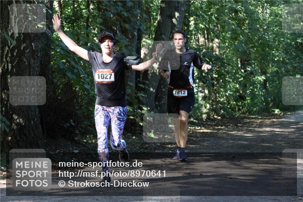 28.09.2025 - 33. Volkslauf durch das schöne Alstertal Strokosch-Dieckow http://msf.ph/oto/8970641 28.09.2025 11:56:18 Laufen 1027, 1812 meine-sportfotos.de