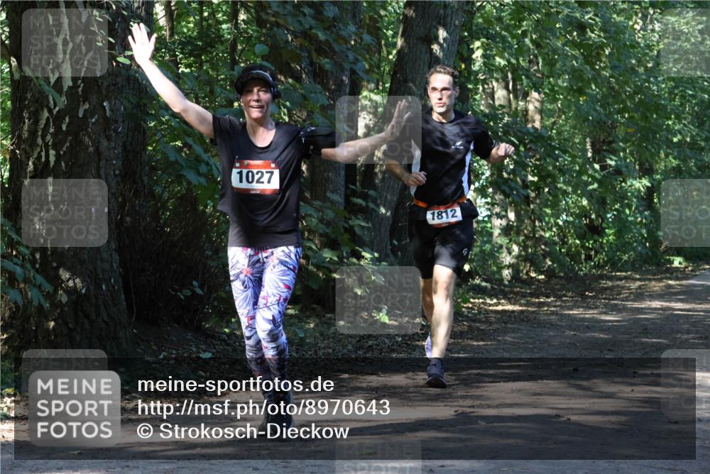 28.09.2025 - 33. Volkslauf durch das schöne Alstertal Strokosch-Dieckow http://msf.ph/oto/8970643 28.09.2025 11:56:18 Laufen 1027, 1812 meine-sportfotos.de