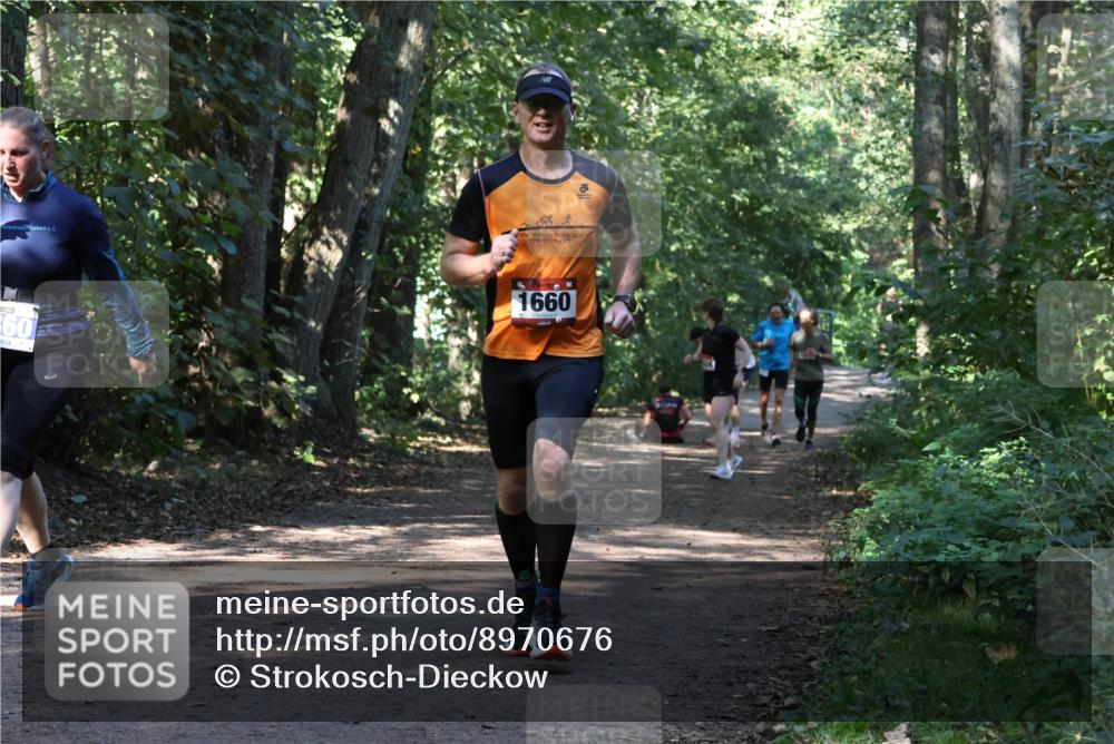 28.09.2025 - 33. Volkslauf durch das schöne Alstertal Strokosch-Dieckow http://msf.ph/oto/8970676 28.09.2025 11:56:55 Laufen 60, 1660 meine-sportfotos.de