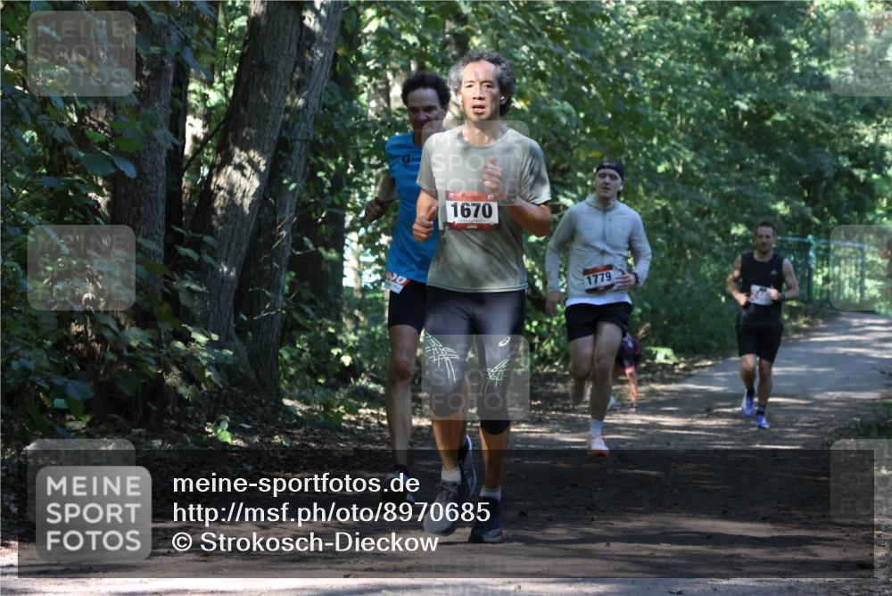 28.09.2025 - 33. Volkslauf durch das schöne Alstertal Strokosch-Dieckow http://msf.ph/oto/8970685 28.09.2025 11:57:03 Laufen 1670, 1779 meine-sportfotos.de