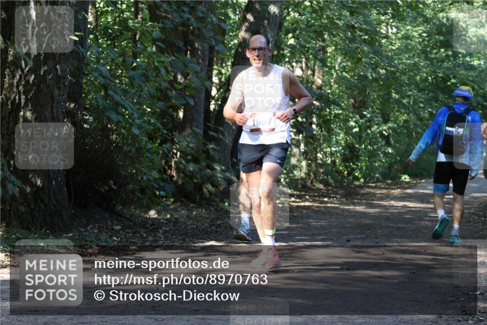 28.09.2025 - 33. Volkslauf durch das schöne Alstertal Strokosch-Dieckow http://msf.ph/oto/8970763 28.09.2025 11:59:05 Laufen 1657 meine-sportfotos.de