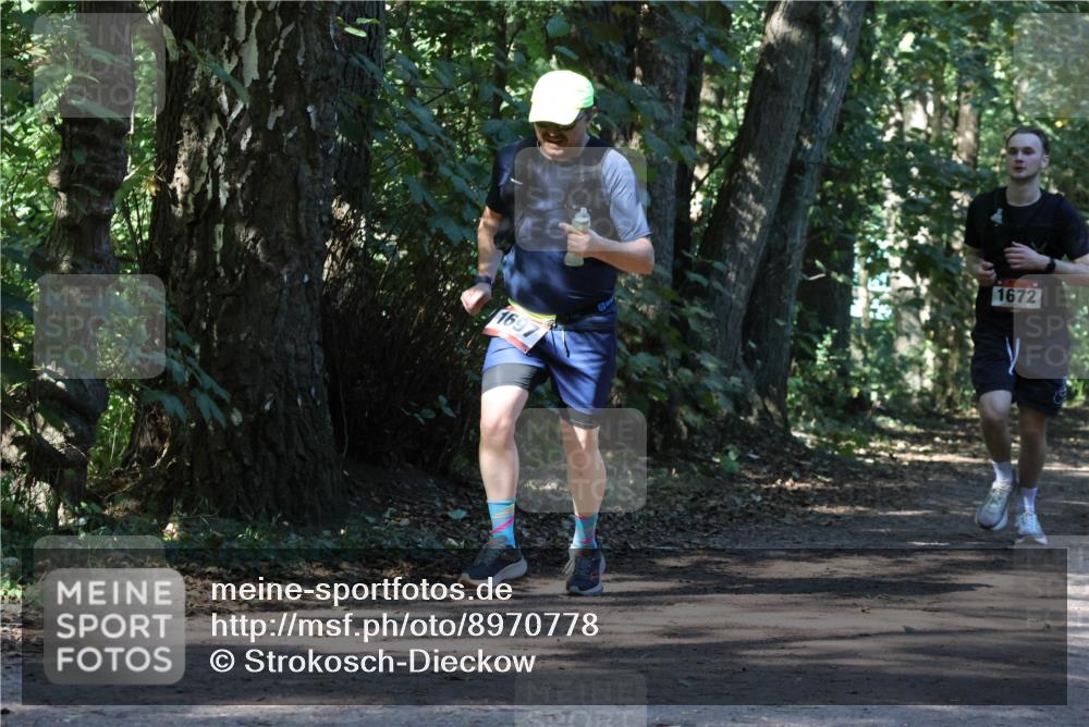 28.09.2025 - 33. Volkslauf durch das schöne Alstertal Strokosch-Dieckow http://msf.ph/oto/8970778 28.09.2025 11:59:58 Laufen 16, 1672 meine-sportfotos.de