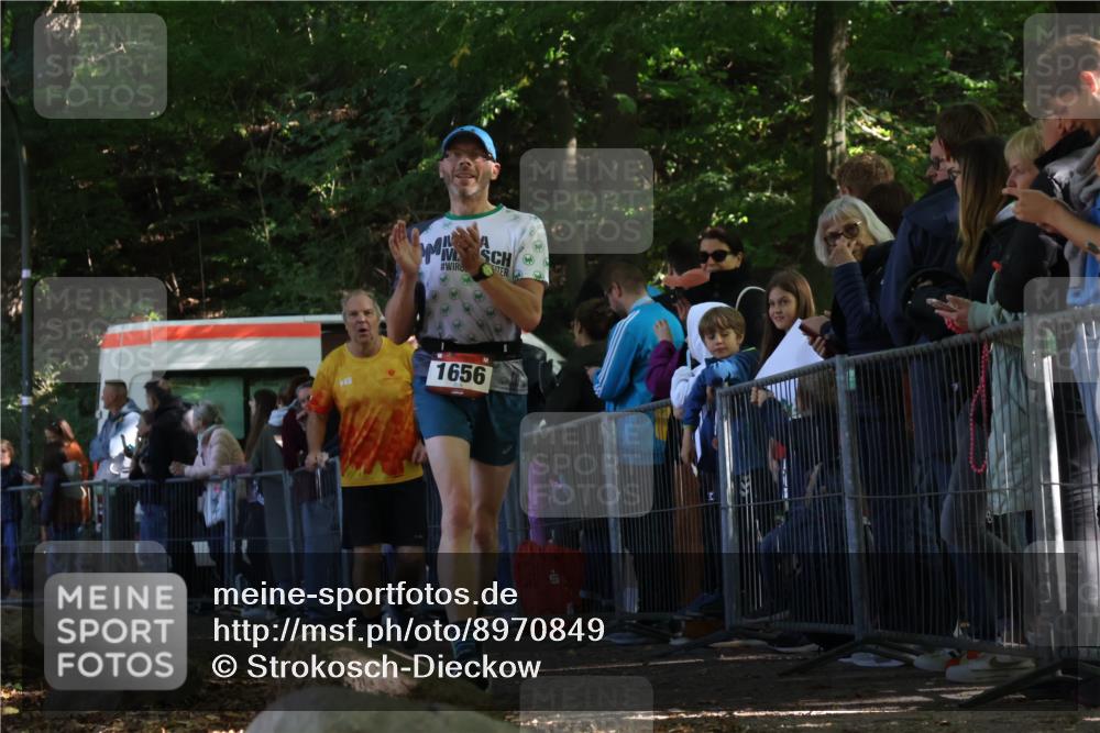 28.09.2025 - 33. Volkslauf durch das schöne Alstertal Strokosch-Dieckow http://msf.ph/oto/8970849 28.09.2025 11:52:41 Ziel 1656 meine-sportfotos.de