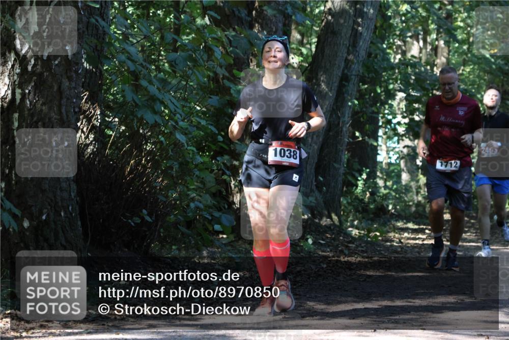28.09.2025 - 33. Volkslauf durch das schöne Alstertal Strokosch-Dieckow http://msf.ph/oto/8970850 28.09.2025 12:01:29 Laufen 1038, 1712, 2455 meine-sportfotos.de