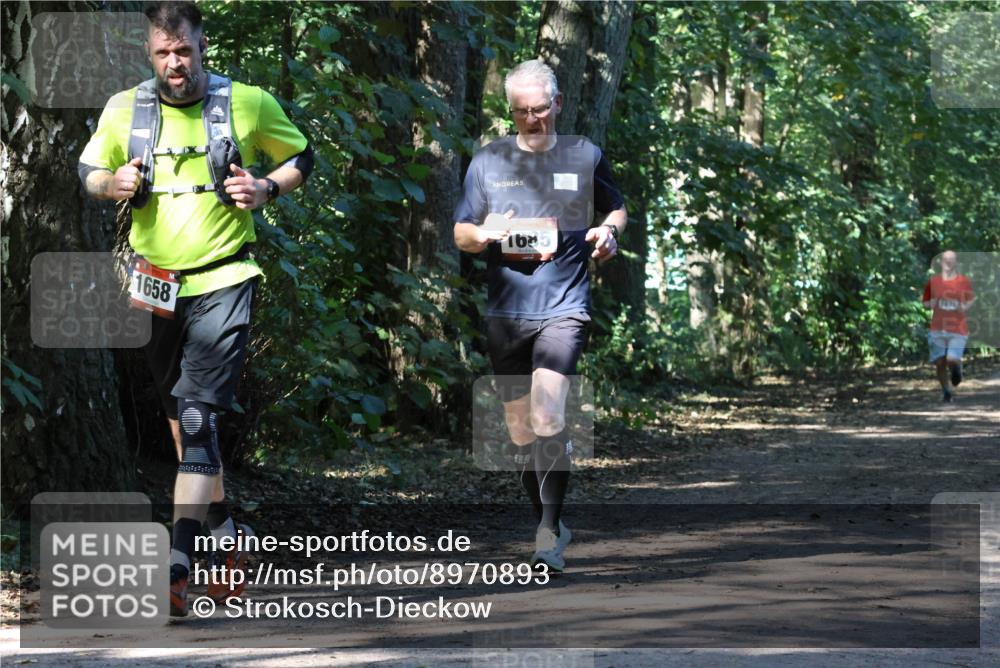 28.09.2025 - 33. Volkslauf durch das schöne Alstertal Strokosch-Dieckow http://msf.ph/oto/8970893 28.09.2025 12:02:16 Laufen 1658, 1685 meine-sportfotos.de