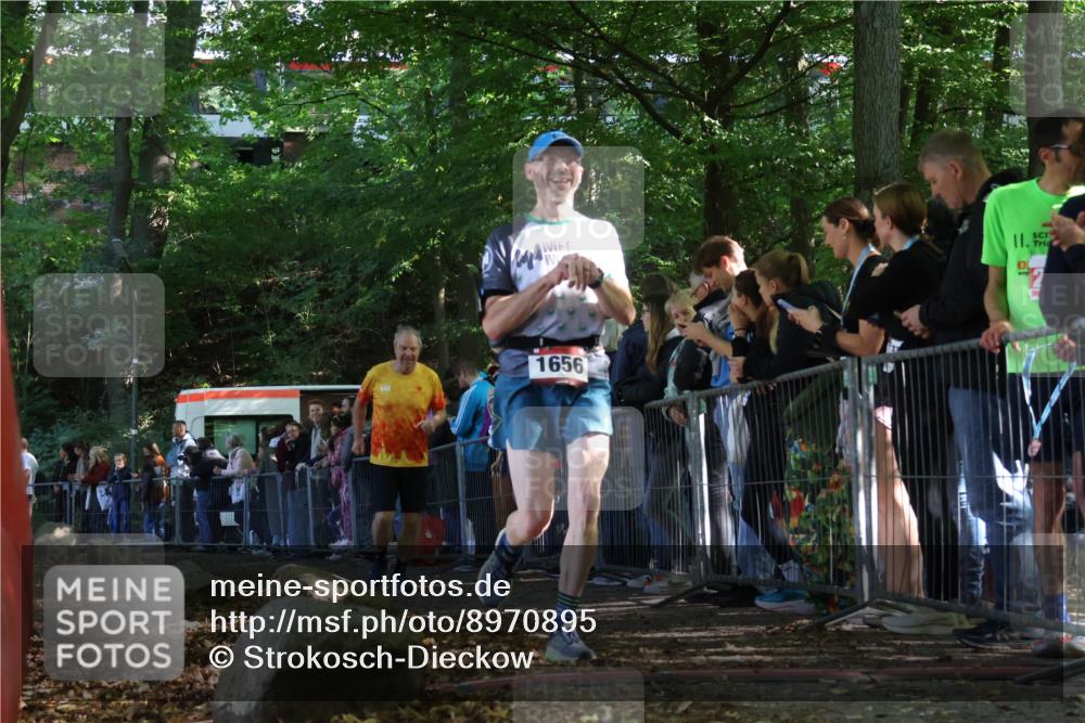 28.09.2025 - 33. Volkslauf durch das schöne Alstertal Strokosch-Dieckow http://msf.ph/oto/8970895 28.09.2025 11:52:42 Ziel 1656 meine-sportfotos.de