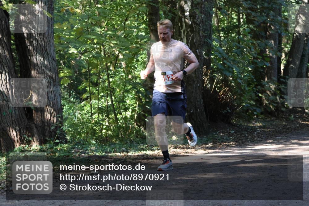 28.09.2025 - 33. Volkslauf durch das schöne Alstertal Strokosch-Dieckow http://msf.ph/oto/8970921 28.09.2025 12:03:03 Laufen 552 meine-sportfotos.de