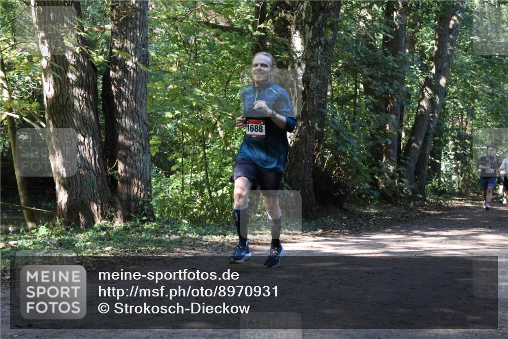 28.09.2025 - 33. Volkslauf durch das schöne Alstertal Strokosch-Dieckow http://msf.ph/oto/8970931 28.09.2025 12:03:25 Laufen 1688 meine-sportfotos.de