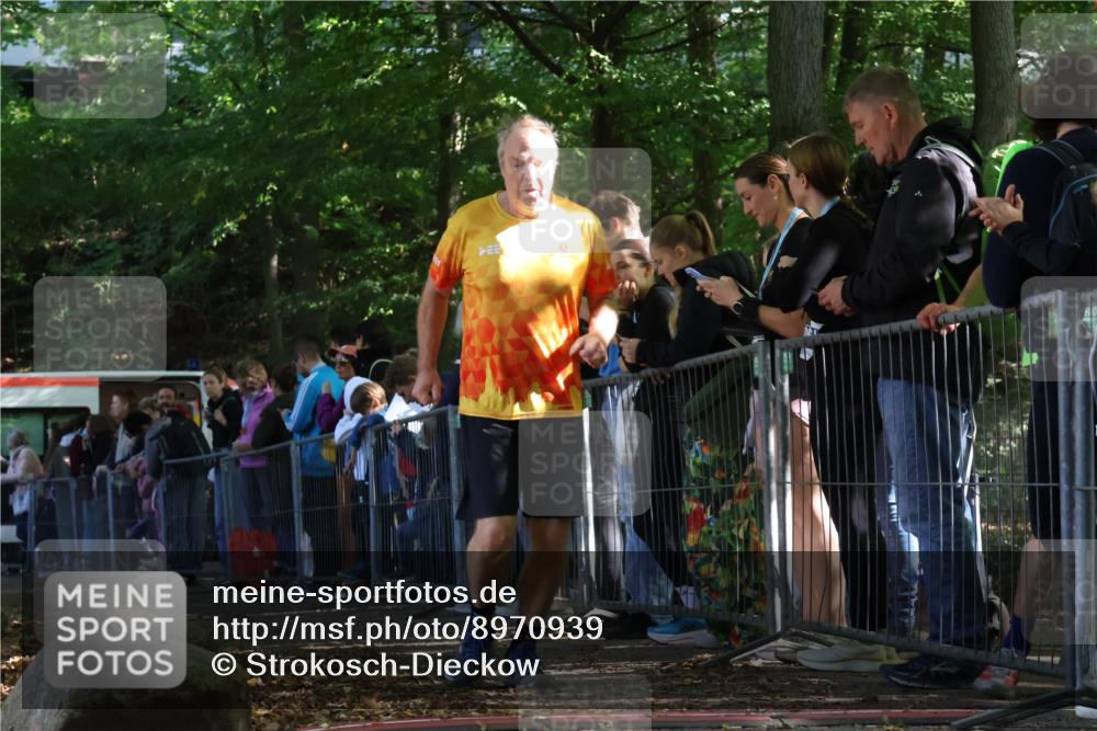 28.09.2025 - 33. Volkslauf durch das schöne Alstertal Strokosch-Dieckow http://msf.ph/oto/8970939 28.09.2025 11:52:45 Ziel 2321 meine-sportfotos.de