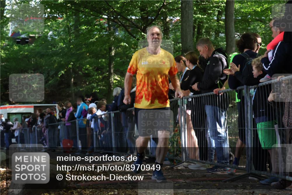 28.09.2025 - 33. Volkslauf durch das schöne Alstertal Strokosch-Dieckow http://msf.ph/oto/8970949 28.09.2025 11:52:46 Ziel 2321 meine-sportfotos.de