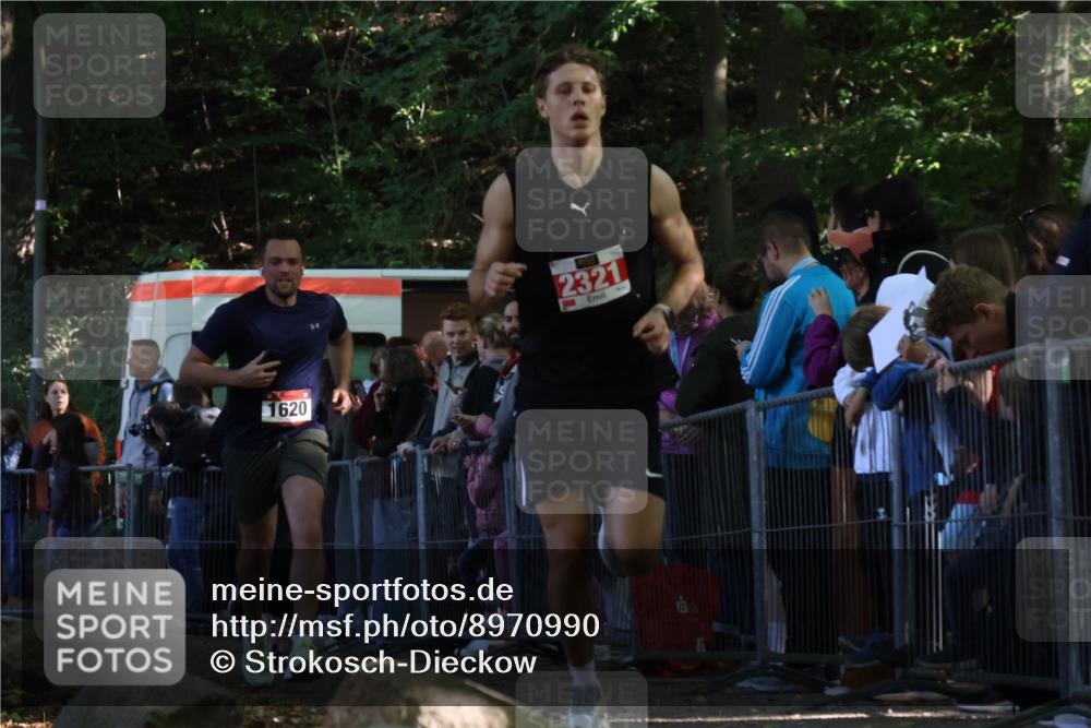 28.09.2025 - 33. Volkslauf durch das schöne Alstertal Strokosch-Dieckow http://msf.ph/oto/8970990 28.09.2025 11:52:51 Ziel 1015, 1620, 1648, 2321 meine-sportfotos.de