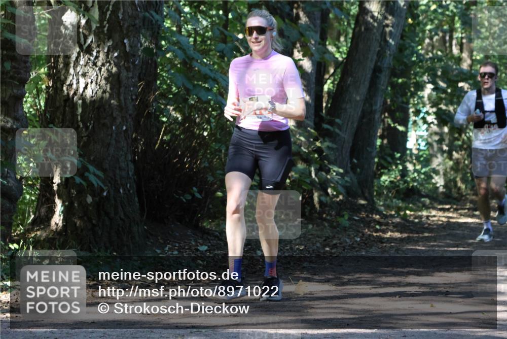 28.09.2025 - 33. Volkslauf durch das schöne Alstertal Strokosch-Dieckow http://msf.ph/oto/8971022 28.09.2025 12:05:05 Laufen  meine-sportfotos.de