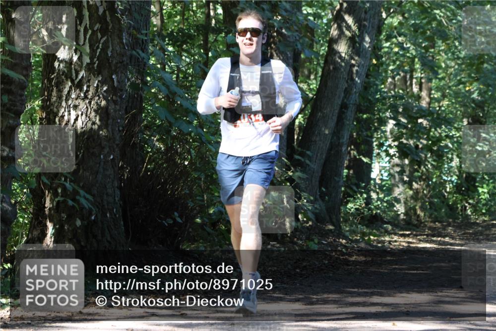 28.09.2025 - 33. Volkslauf durch das schöne Alstertal Strokosch-Dieckow http://msf.ph/oto/8971025 28.09.2025 12:05:08 Laufen  meine-sportfotos.de