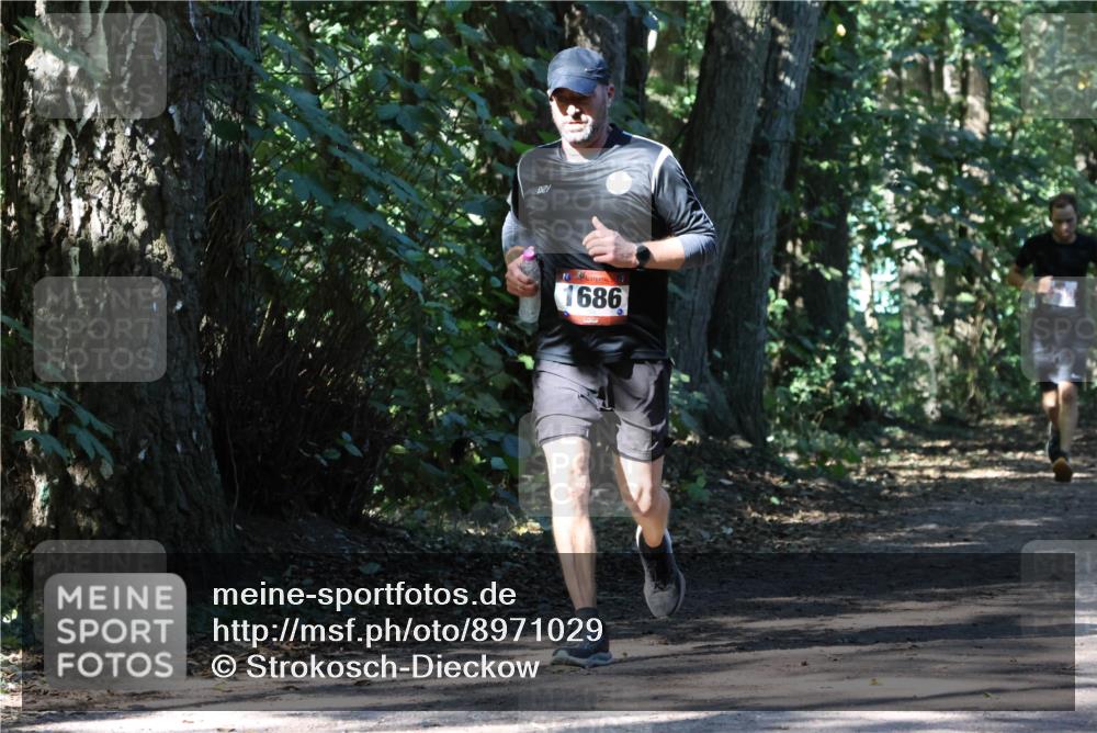 28.09.2025 - 33. Volkslauf durch das schöne Alstertal Strokosch-Dieckow http://msf.ph/oto/8971029 28.09.2025 12:05:28 Laufen 1686 meine-sportfotos.de