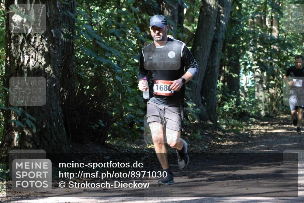 28.09.2025 - 33. Volkslauf durch das schöne Alstertal Strokosch-Dieckow http://msf.ph/oto/8971030 28.09.2025 12:05:28 Laufen 1680 meine-sportfotos.de