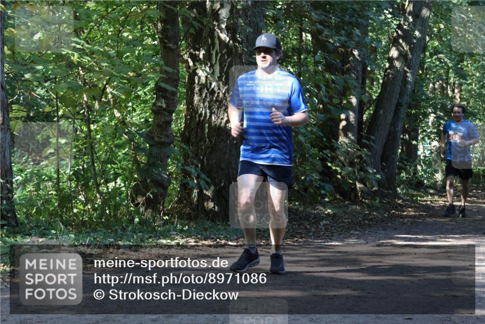 28.09.2025 - 33. Volkslauf durch das schöne Alstertal Strokosch-Dieckow http://msf.ph/oto/8971086 28.09.2025 12:06:53 Laufen  meine-sportfotos.de