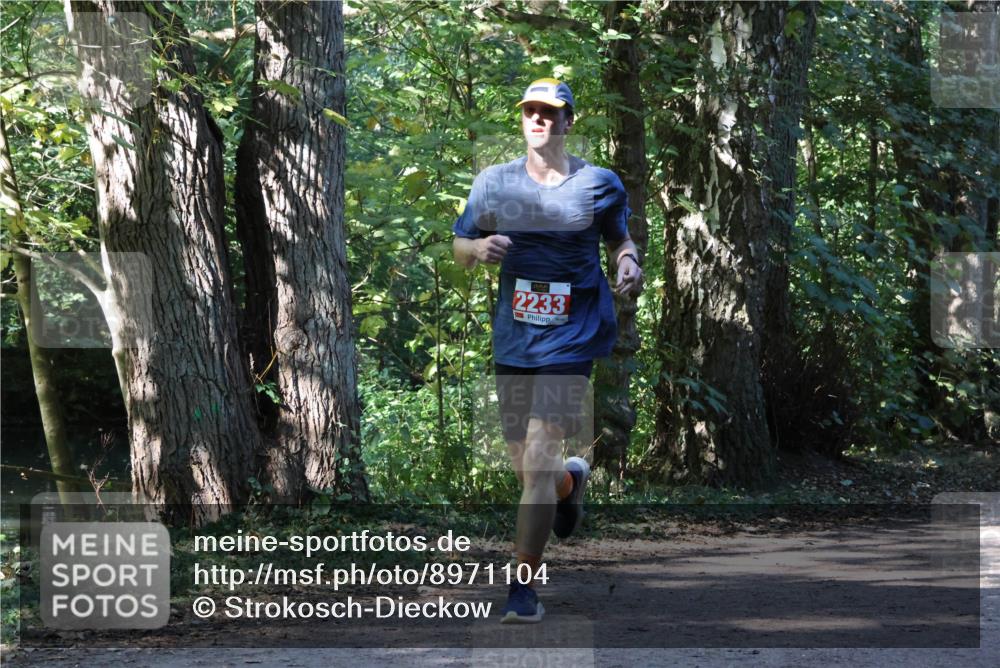 28.09.2025 - 33. Volkslauf durch das schöne Alstertal Strokosch-Dieckow http://msf.ph/oto/8971104 28.09.2025 12:07:17 Laufen 2233 meine-sportfotos.de