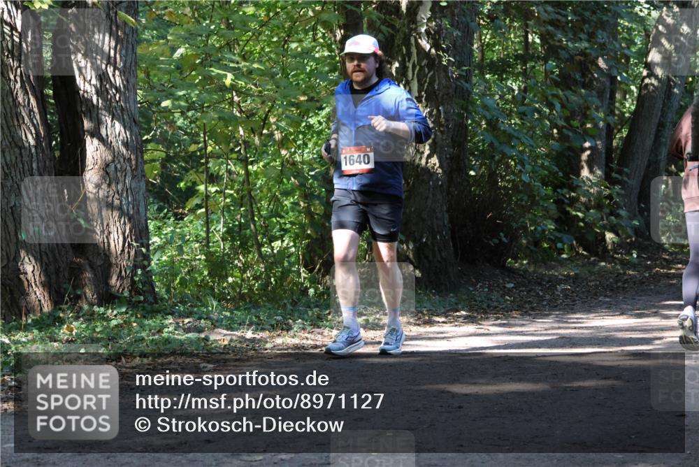 28.09.2025 - 33. Volkslauf durch das schöne Alstertal Strokosch-Dieckow http://msf.ph/oto/8971127 28.09.2025 12:07:59 Laufen 1640 meine-sportfotos.de