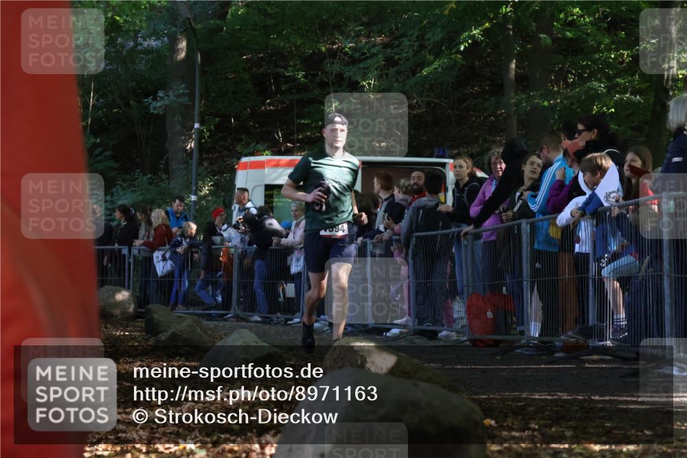 28.09.2025 - 33. Volkslauf durch das schöne Alstertal Strokosch-Dieckow http://msf.ph/oto/8971163 28.09.2025 11:53:03 Ziel 1594 meine-sportfotos.de