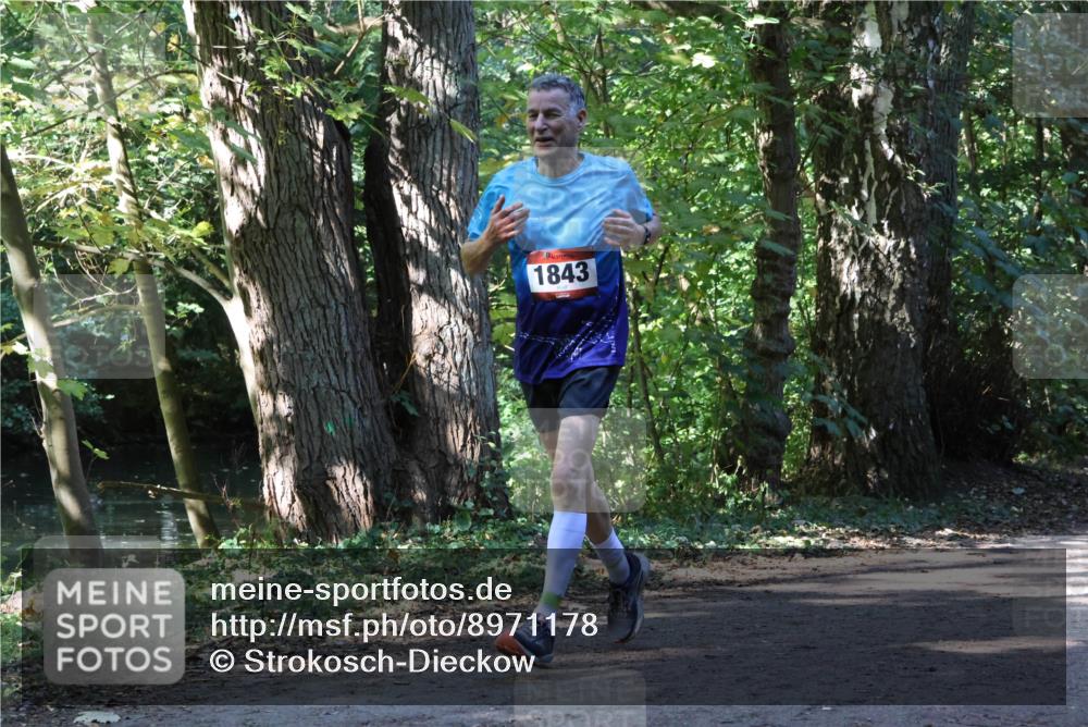 28.09.2025 - 33. Volkslauf durch das schöne Alstertal Strokosch-Dieckow http://msf.ph/oto/8971178 28.09.2025 12:09:00 Laufen 1843 meine-sportfotos.de