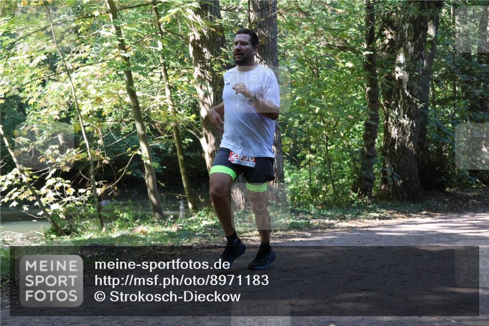 28.09.2025 - 33. Volkslauf durch das schöne Alstertal Strokosch-Dieckow http://msf.ph/oto/8971183 28.09.2025 12:09:04 Laufen  meine-sportfotos.de
