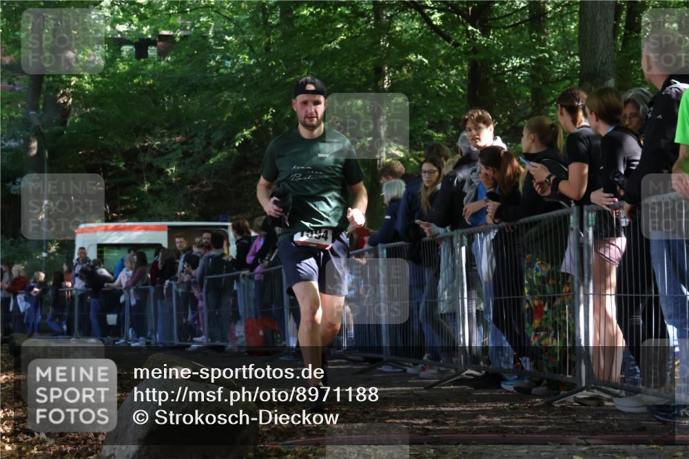 28.09.2025 - 33. Volkslauf durch das schöne Alstertal Strokosch-Dieckow http://msf.ph/oto/8971188 28.09.2025 11:53:06 Ziel 1594 meine-sportfotos.de