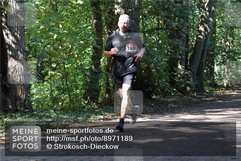 28.09.2025 - 33. Volkslauf durch das schöne Alstertal Strokosch-Dieckow http://msf.ph/oto/8971189 28.09.2025 12:09:13 Laufen 1696 meine-sportfotos.de