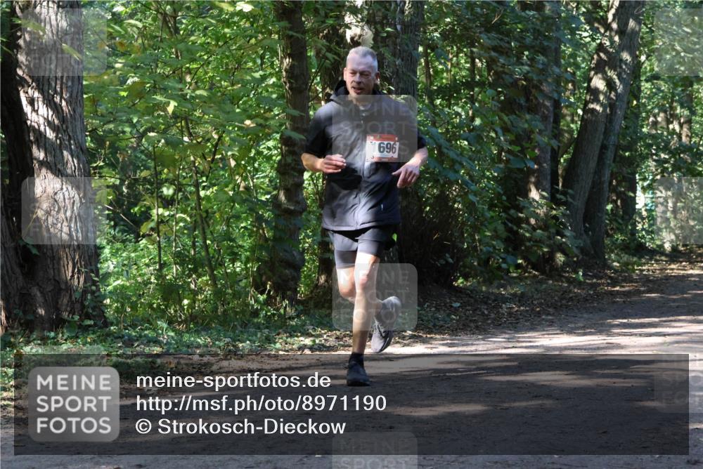 28.09.2025 - 33. Volkslauf durch das schöne Alstertal Strokosch-Dieckow http://msf.ph/oto/8971190 28.09.2025 12:09:13 Laufen 1696 meine-sportfotos.de