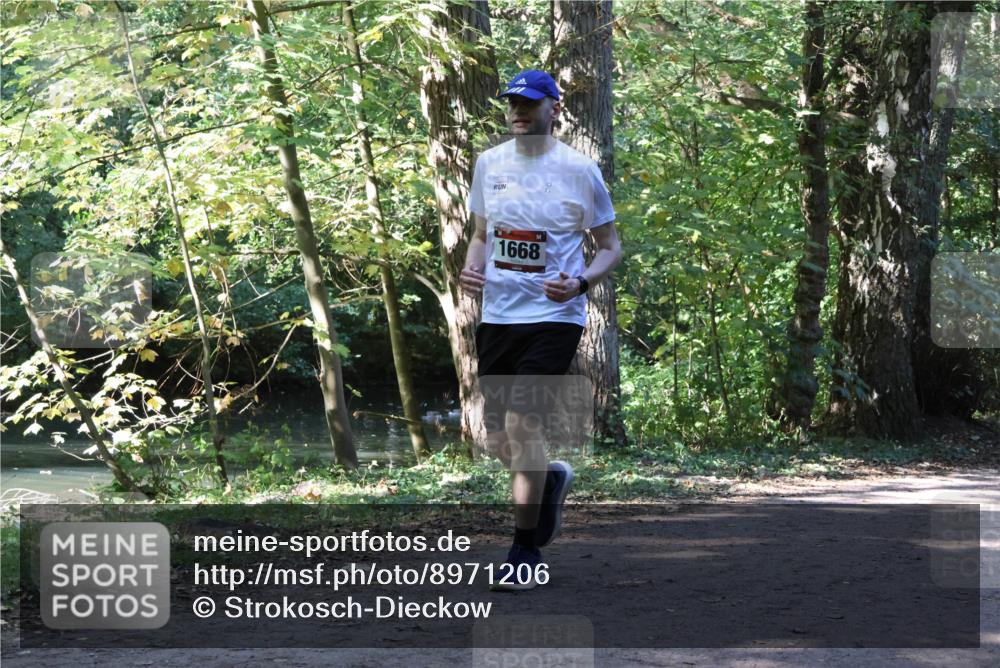 28.09.2025 - 33. Volkslauf durch das schöne Alstertal Strokosch-Dieckow http://msf.ph/oto/8971206 28.09.2025 12:09:32 Laufen 1668 meine-sportfotos.de
