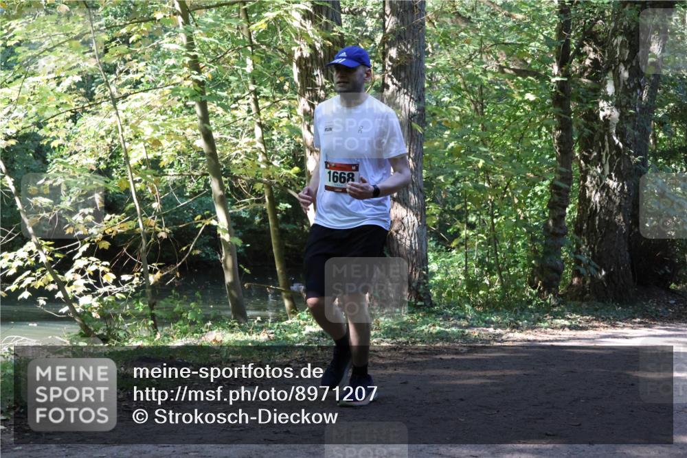 28.09.2025 - 33. Volkslauf durch das schöne Alstertal Strokosch-Dieckow http://msf.ph/oto/8971207 28.09.2025 12:09:32 Laufen 00, 1668 meine-sportfotos.de