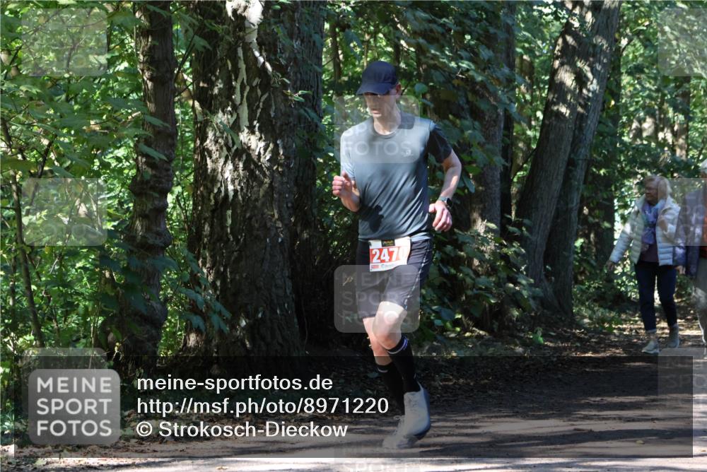 28.09.2025 - 33. Volkslauf durch das schöne Alstertal Strokosch-Dieckow http://msf.ph/oto/8971220 28.09.2025 12:09:59 Laufen 2470 meine-sportfotos.de