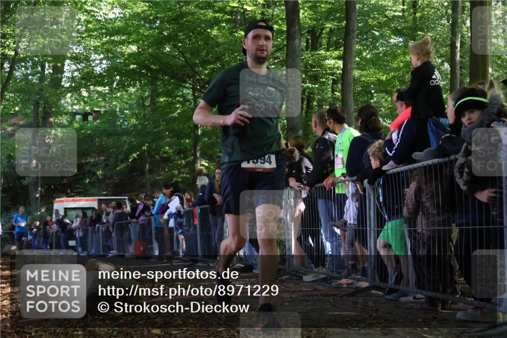 28.09.2025 - 33. Volkslauf durch das schöne Alstertal Strokosch-Dieckow http://msf.ph/oto/8971229 28.09.2025 11:53:08 Ziel 1594, 1600 meine-sportfotos.de