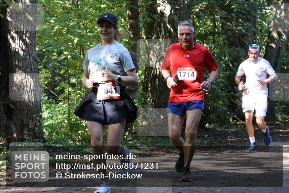 28.09.2025 - 33. Volkslauf durch das schöne Alstertal Strokosch-Dieckow http://msf.ph/oto/8971231 28.09.2025 12:10:20 Laufen 041, 1714 meine-sportfotos.de
