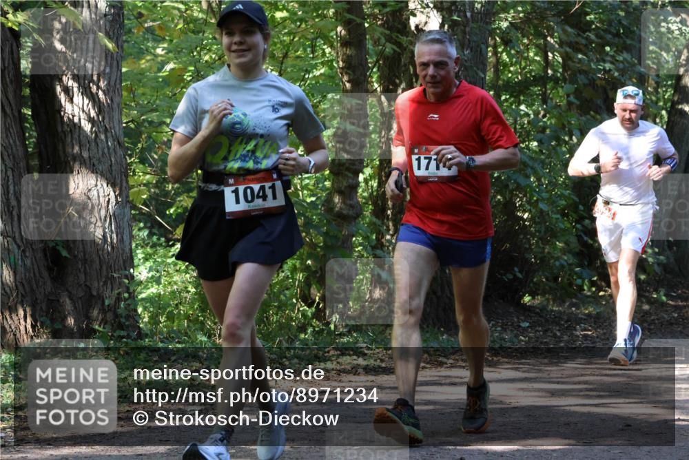 28.09.2025 - 33. Volkslauf durch das schöne Alstertal Strokosch-Dieckow http://msf.ph/oto/8971234 28.09.2025 12:10:20 Laufen 171, 1041 meine-sportfotos.de
