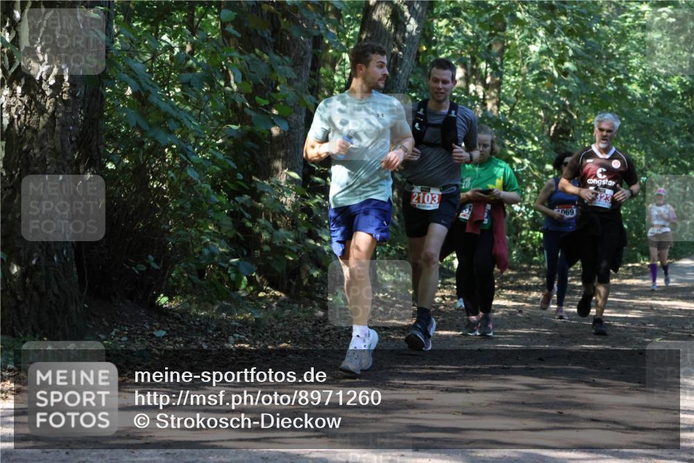 28.09.2025 - 33. Volkslauf durch das schöne Alstertal Strokosch-Dieckow http://msf.ph/oto/8971260 28.09.2025 12:10:43 Laufen 2103, 069 meine-sportfotos.de