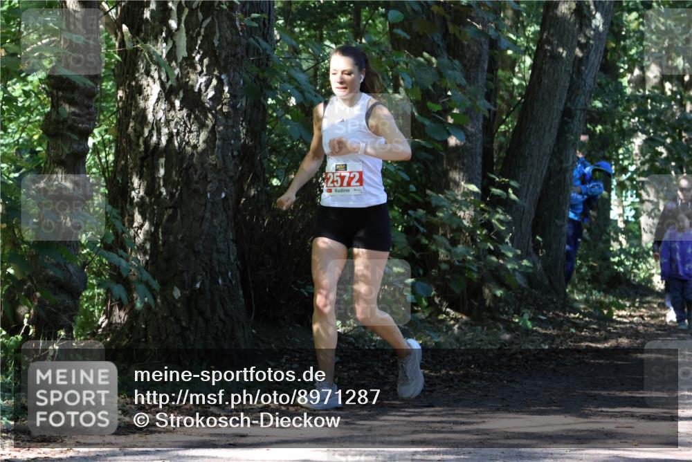 28.09.2025 - 33. Volkslauf durch das schöne Alstertal Strokosch-Dieckow http://msf.ph/oto/8971287 28.09.2025 12:11:25 Laufen 2572 meine-sportfotos.de