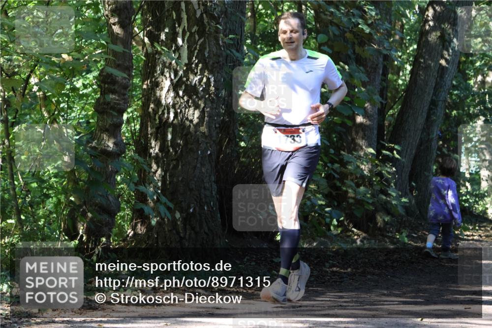 28.09.2025 - 33. Volkslauf durch das schöne Alstertal Strokosch-Dieckow http://msf.ph/oto/8971315 28.09.2025 12:11:49 Laufen 1733 meine-sportfotos.de