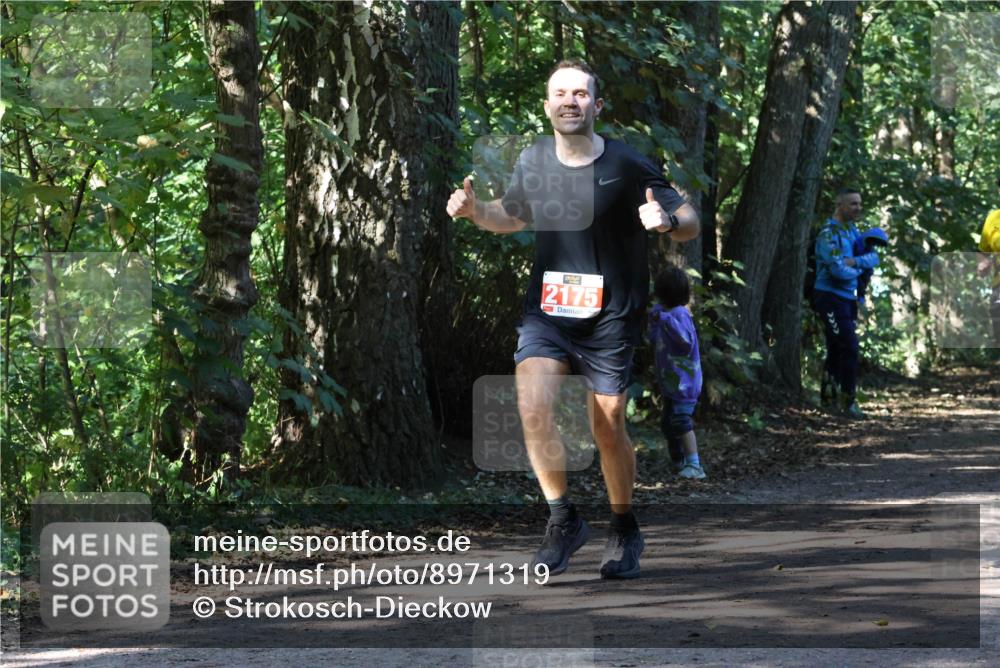 28.09.2025 - 33. Volkslauf durch das schöne Alstertal Strokosch-Dieckow http://msf.ph/oto/8971319 28.09.2025 12:11:56 Laufen 2175 meine-sportfotos.de