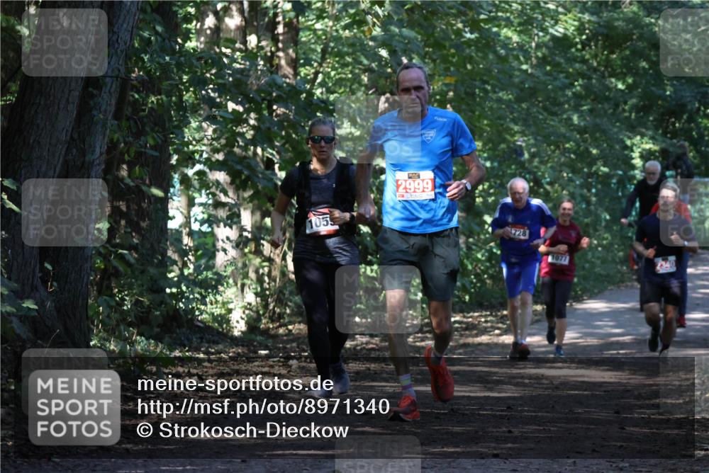 28.09.2025 - 33. Volkslauf durch das schöne Alstertal Strokosch-Dieckow http://msf.ph/oto/8971340 28.09.2025 12:12:19 Laufen 1055, 2999, 1728 meine-sportfotos.de