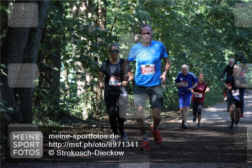 28.09.2025 - 33. Volkslauf durch das schöne Alstertal Strokosch-Dieckow http://msf.ph/oto/8971341 28.09.2025 12:12:19 Laufen 1059, 2999, 1728 meine-sportfotos.de