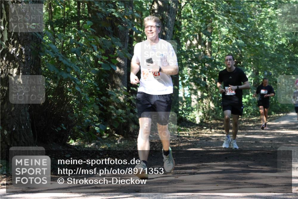 28.09.2025 - 33. Volkslauf durch das schöne Alstertal Strokosch-Dieckow http://msf.ph/oto/8971353 28.09.2025 12:12:39 Laufen  meine-sportfotos.de