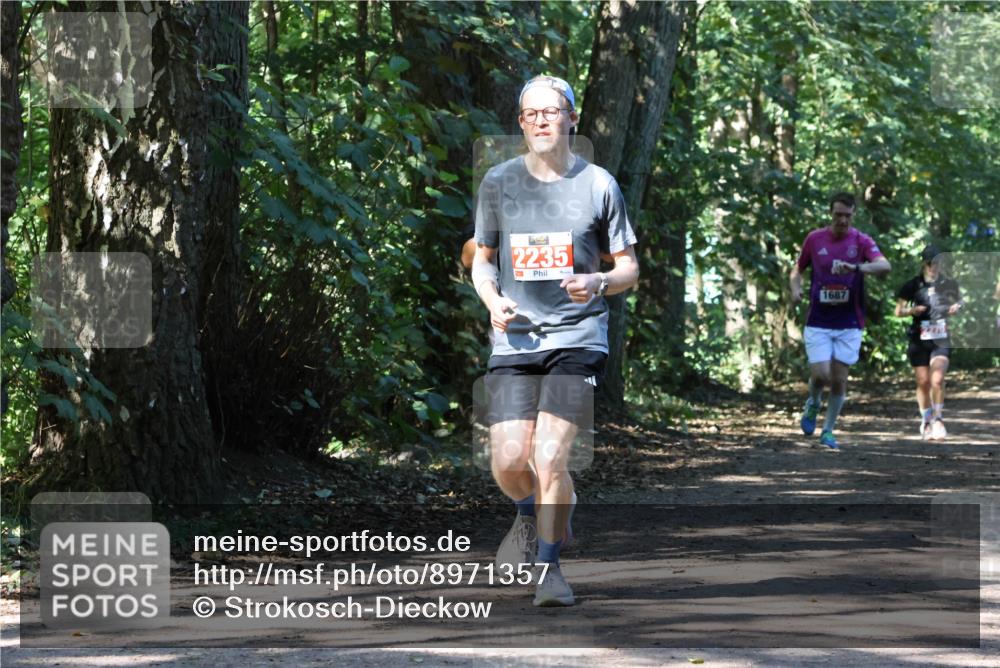 28.09.2025 - 33. Volkslauf durch das schöne Alstertal Strokosch-Dieckow http://msf.ph/oto/8971357 28.09.2025 12:12:49 Laufen 2235, 1687 meine-sportfotos.de