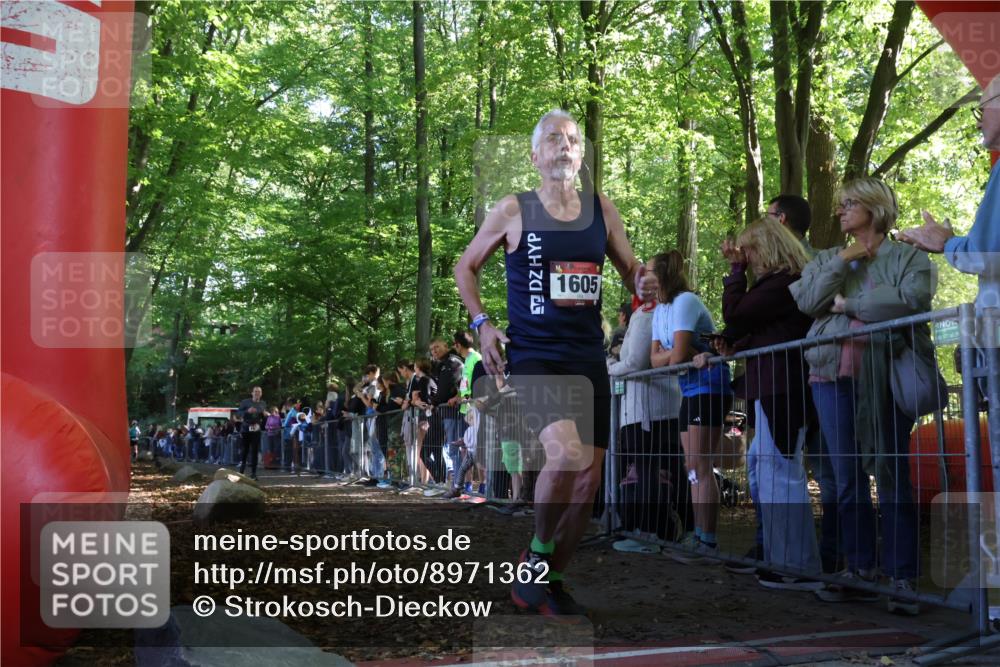 28.09.2025 - 33. Volkslauf durch das schöne Alstertal Strokosch-Dieckow http://msf.ph/oto/8971362 28.09.2025 11:53:19 Ziel 1573, 1605 meine-sportfotos.de