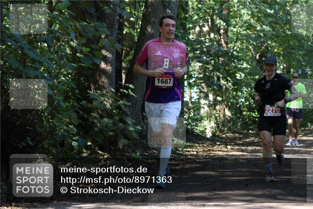 28.09.2025 - 33. Volkslauf durch das schöne Alstertal Strokosch-Dieckow http://msf.ph/oto/8971363 28.09.2025 12:12:52 Laufen 1687, 2270 meine-sportfotos.de