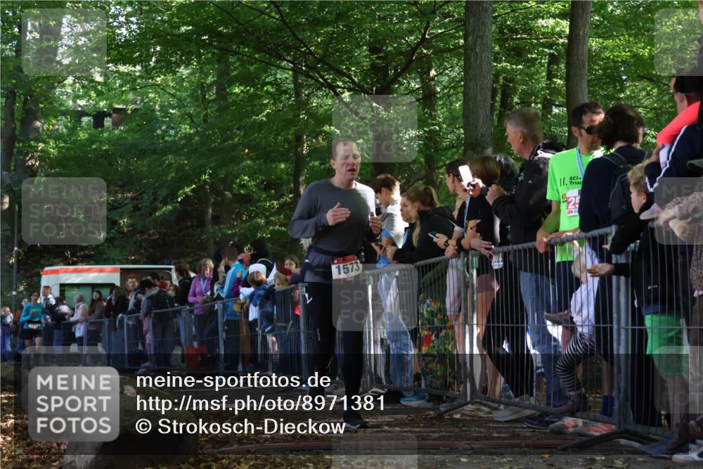 28.09.2025 - 33. Volkslauf durch das schöne Alstertal Strokosch-Dieckow http://msf.ph/oto/8971381 28.09.2025 11:53:21 Ziel 1012, 1573 meine-sportfotos.de