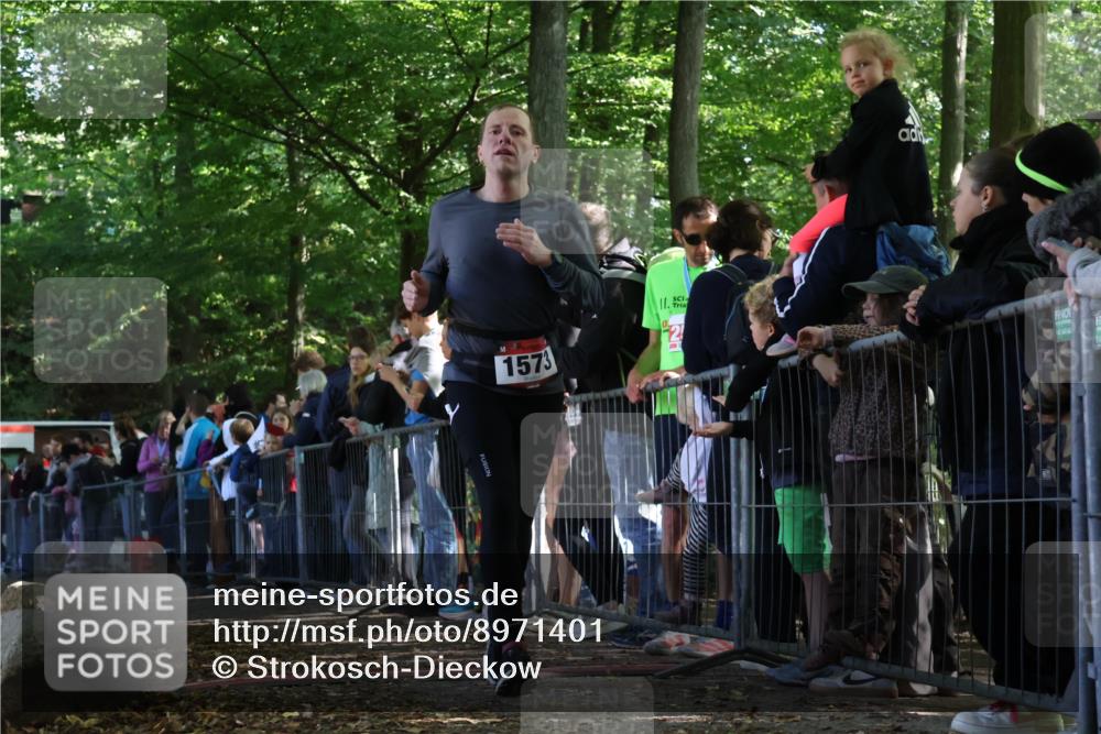 28.09.2025 - 33. Volkslauf durch das schöne Alstertal Strokosch-Dieckow http://msf.ph/oto/8971401 28.09.2025 11:53:22 Ziel 1012, 1573 meine-sportfotos.de