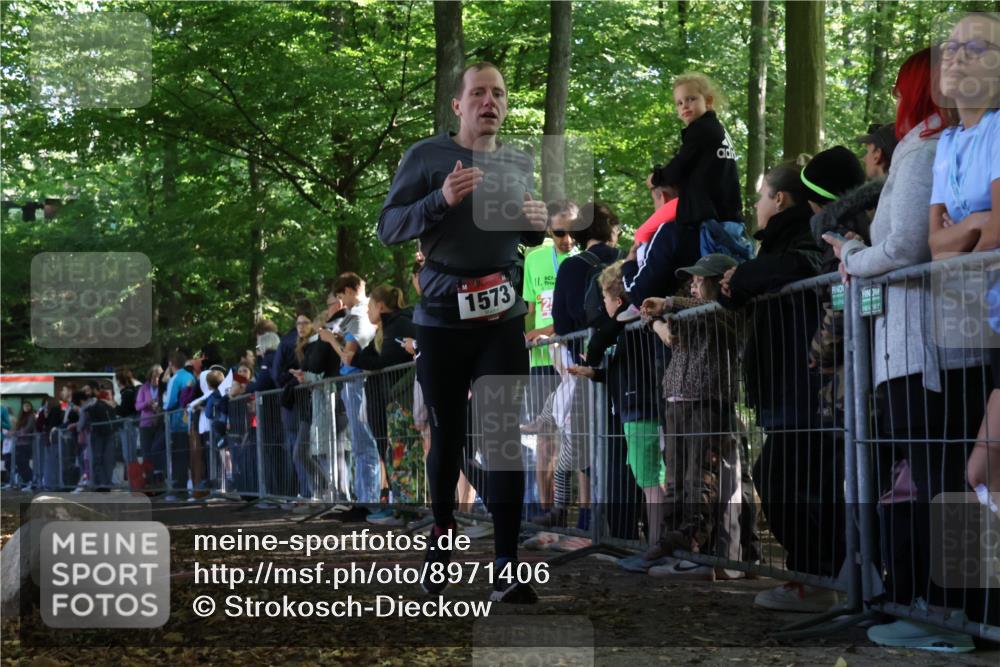28.09.2025 - 33. Volkslauf durch das schöne Alstertal Strokosch-Dieckow http://msf.ph/oto/8971406 28.09.2025 11:53:22 Ziel 1012, 1573 meine-sportfotos.de
