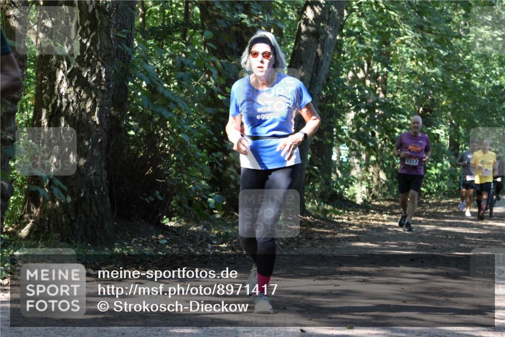 28.09.2025 - 33. Volkslauf durch das schöne Alstertal Strokosch-Dieckow http://msf.ph/oto/8971417 28.09.2025 12:13:48 Laufen 1717 meine-sportfotos.de